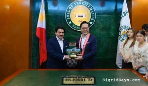 conferment of dr andrew tan - bacolod adopted son - honorary mayor of bacolod - mayor bing leonardia - chinese new year - plaque