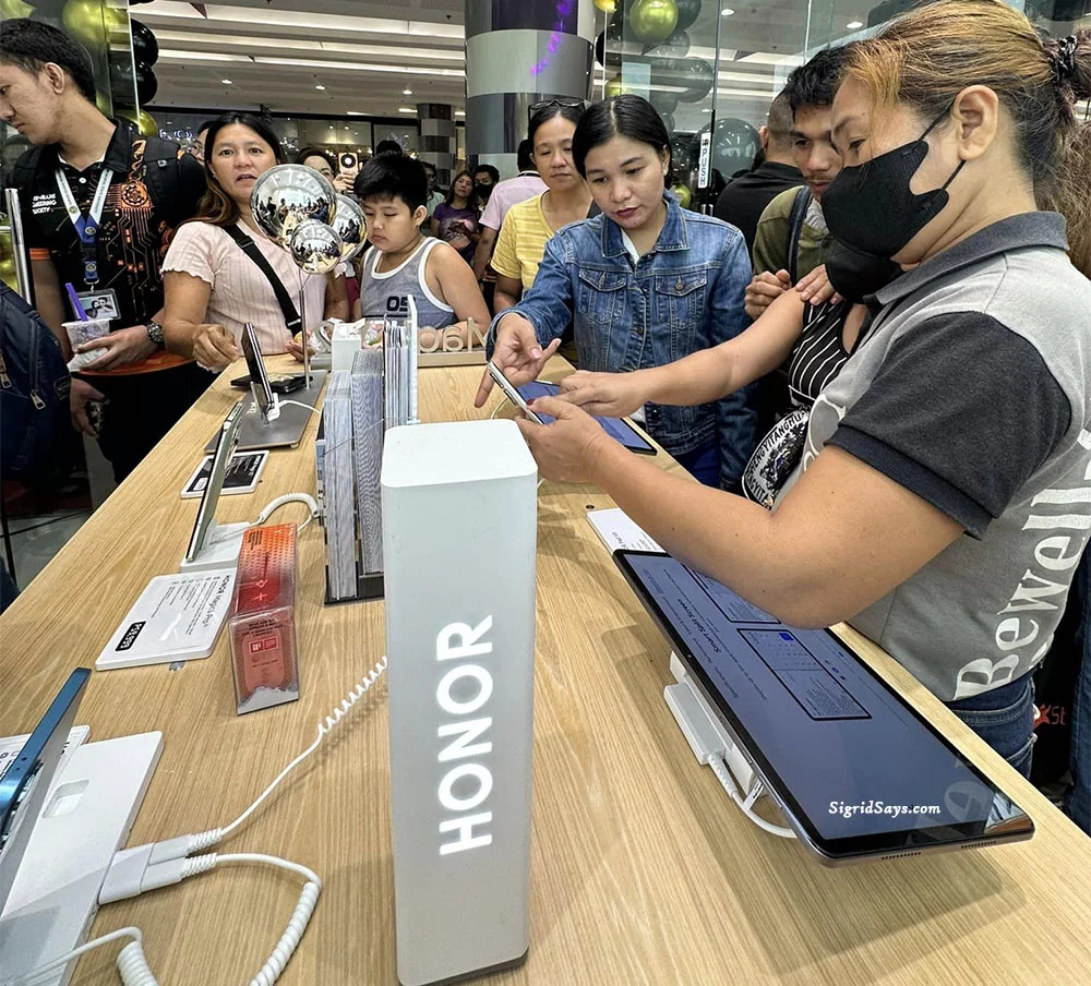 HONOR, HONOR Philippines, HONOR gadgets, smartphone, HONOR Experience Store, Bacolod City, Negros Occidental, Philippines, phones, SM Cyberzone, SM City Bacolod, technology, top AI camera, mobile photography, HONOR Magic6 Pro, HONOR X9b 5G Smash Test, HONOR X9b 5G, most durable smartphone, HONOR Experience Store Bacolod