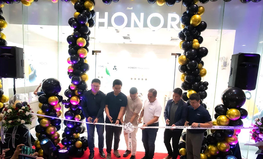 HONOR Experience Store Bacolod - SM City Bacolod - HONOR gadgets promos - ribbon cutting