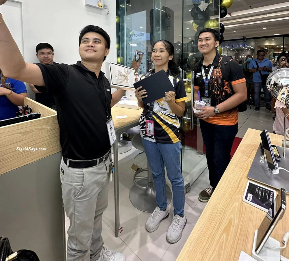 HONOR, HONOR Philippines, HONOR gadgets, smartphone, HONOR Experience Store, Bacolod City, Negros Occidental, Philippines, phones, SM Cyberzone, SM City Bacolod, technology, top AI camera, mobile photography, HONOR Magic6 Pro, HONOR X9b 5G Smash Test, HONOR X9b 5G, most durable smartphone, HONOR Experience Store Bacolod