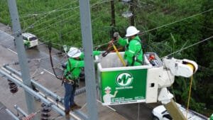 Negros Power continues-Bacolod-Silay 69kV sub-transmission line - NEPC linemen 5