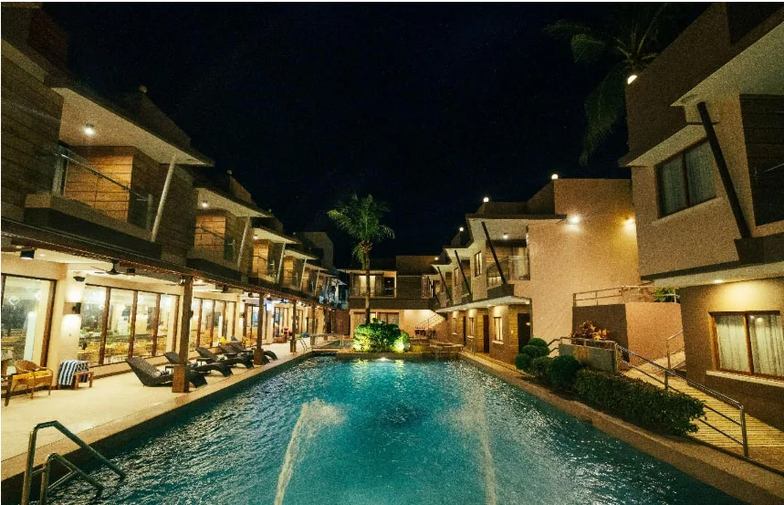 Jpark Island Resort Alona - Panglao Bohol - swimming pool at night