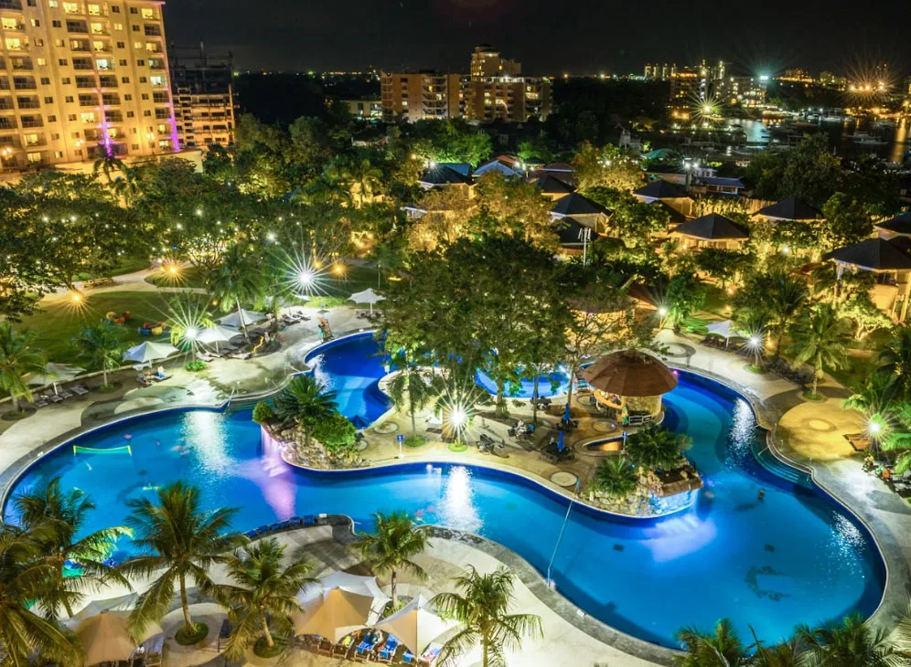 Jpark Island Resort and Waterpark Cebu - island pool