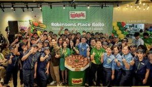 Mang Inasal in Iloilo - coco martin