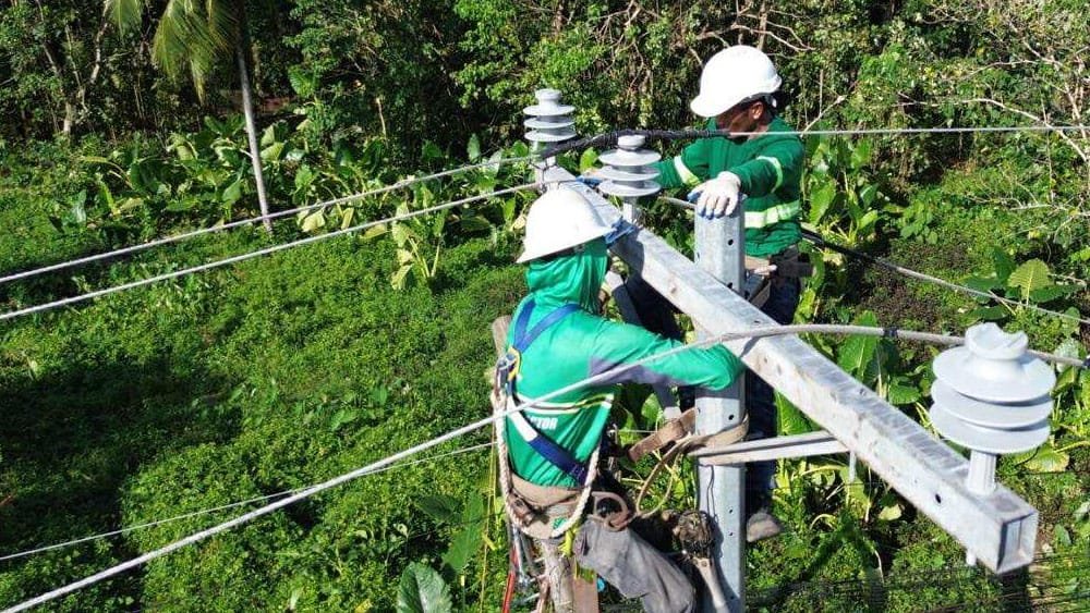 Consumers Commend Negros Power for Tireless Restoration Efforts After Typhoon Tino - linemen