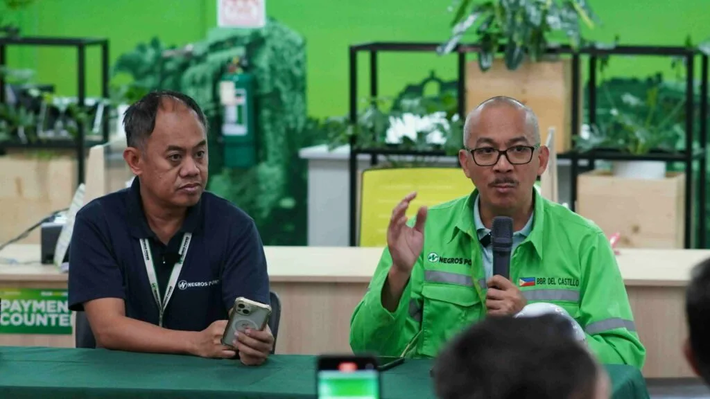 Engr. Bailey del Castillo, Negros Power COO (left) and Engr. Mervin, AVP - Network Development and Operations, during the press conference today.