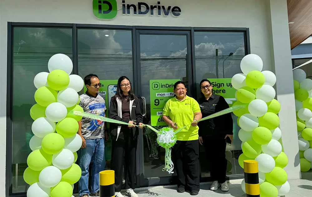 During the ribbon-cutting ceremonies, L-R: Mr. Roy Gamboa, LTO Officer; Ms. Sofia Guinto, inDrive Philippines Business Development Head; Ms. Vanessa Taqueban, Driver Operations Lead, and Ms. Shaerine Irwina Kaur, SEA Communications Manager.